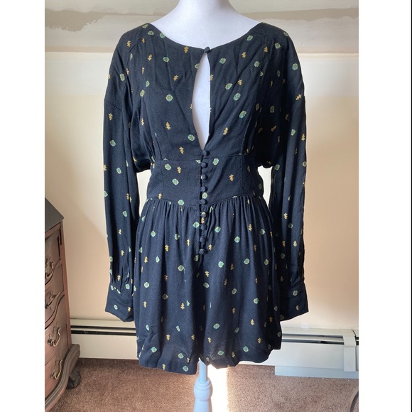 Free People Love Grows keyhole long sleeve romper size small - Picture 2 of 7